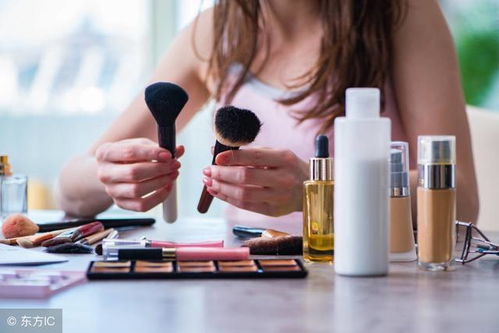化妆品保存不当 变质风险与皮肤伤害警示